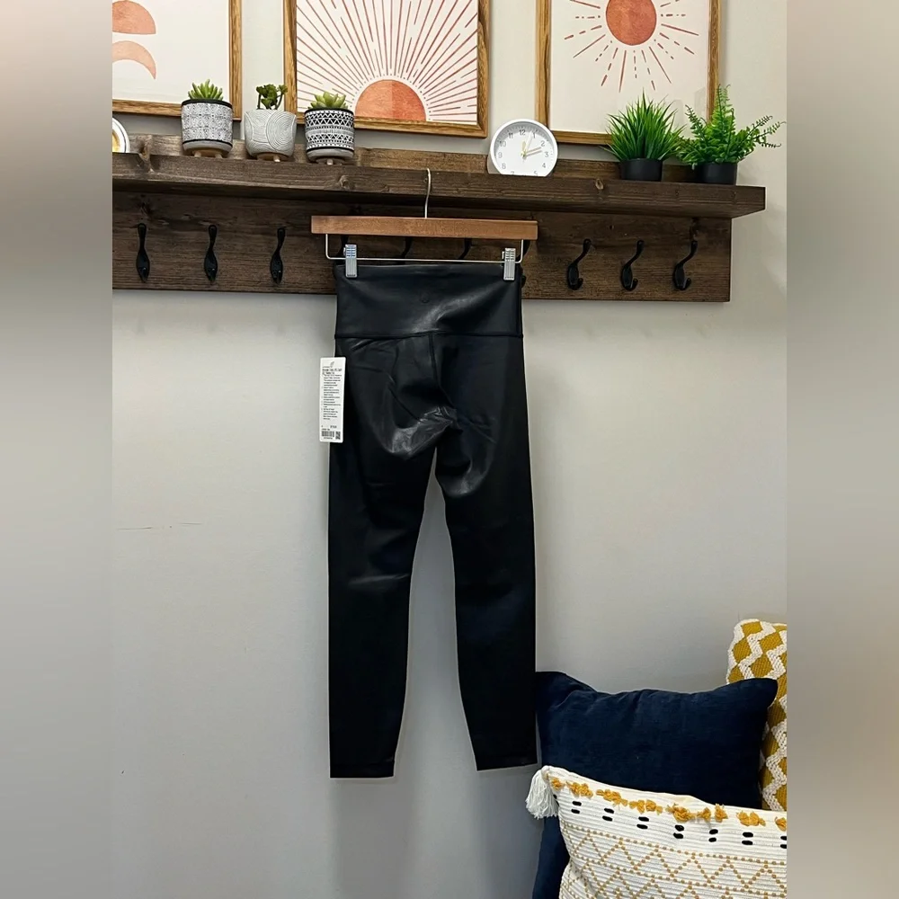 NWT lululemon Wunder Train High-Rise Tight 28” *Matte Foil Black, Size 4 - Picture 4 of 7